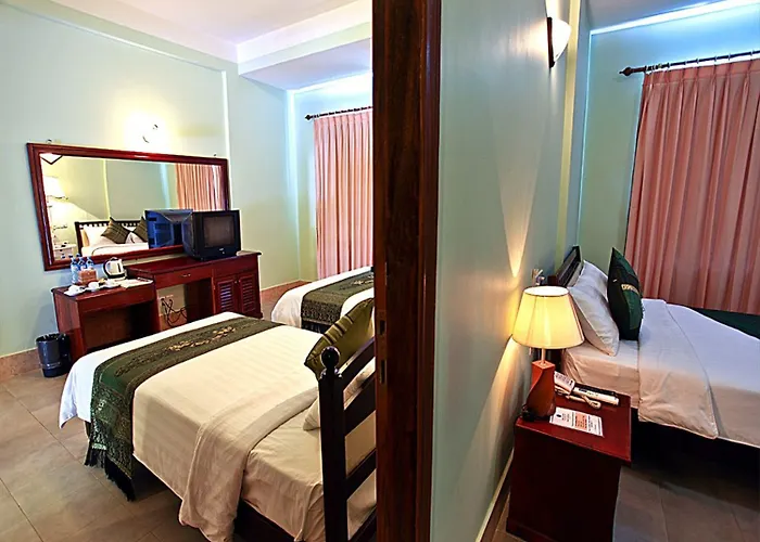 Parklane Hotel