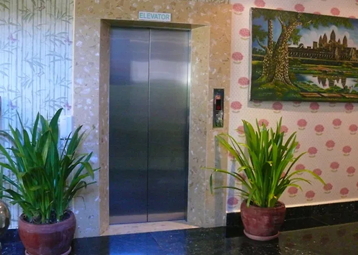 Parklane Hotel